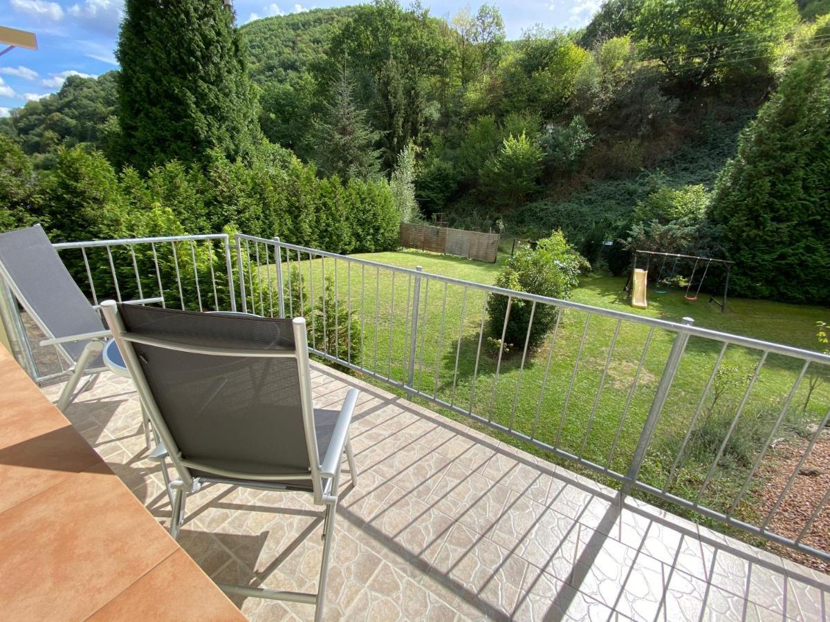 Roosartige Ferien - Ferienwohnung Am Weiherturm Bacharach Bagian luar foto