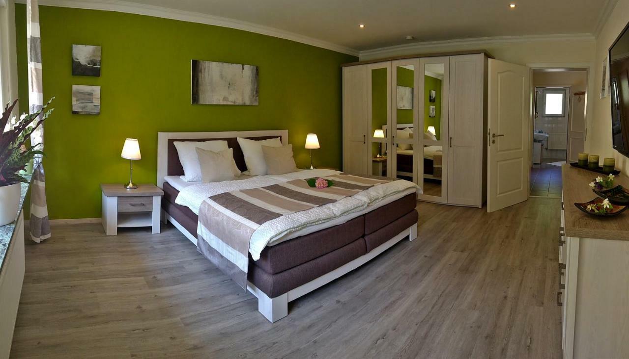 Roosartige Ferien - Ferienwohnung Am Weiherturm Bacharach Bagian luar foto
