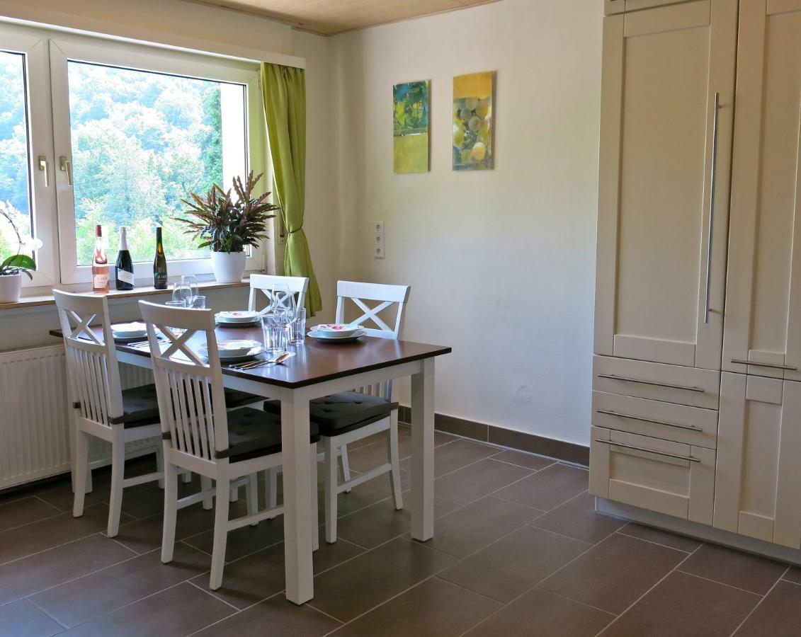 Roosartige Ferien - Ferienwohnung Am Weiherturm Bacharach Bagian luar foto